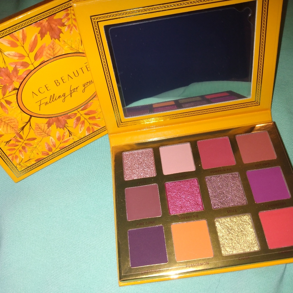 Ace Beaute eyeshadow palette